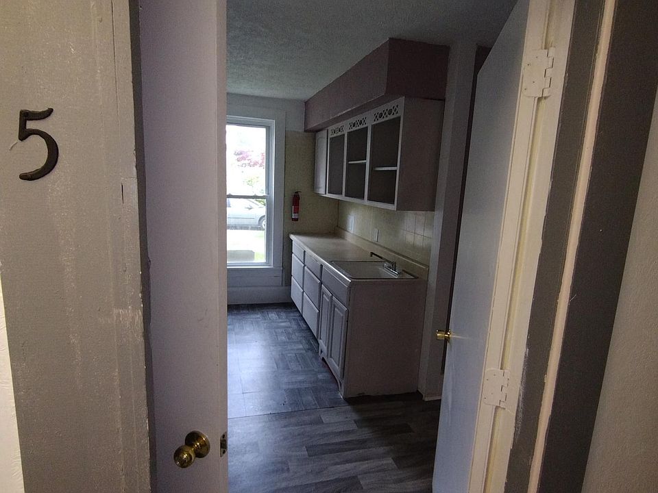 1st image of 418 Harbor St APT 5