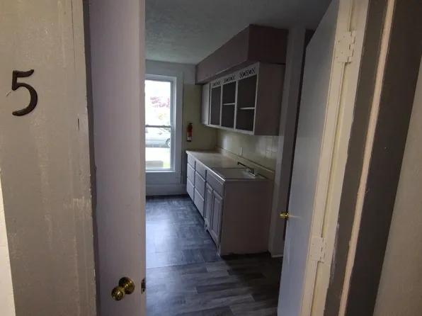 418 Harbor St APT 5, Conneaut, OH 44030