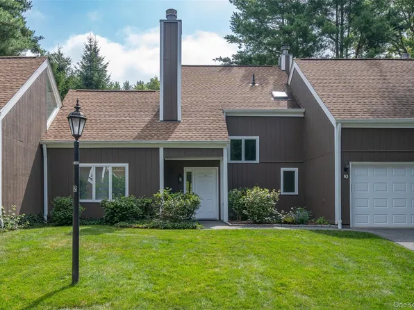 10 Grove Mews, Chappaqua, NY 10514