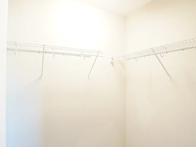 215 Shelton St — Photo 30