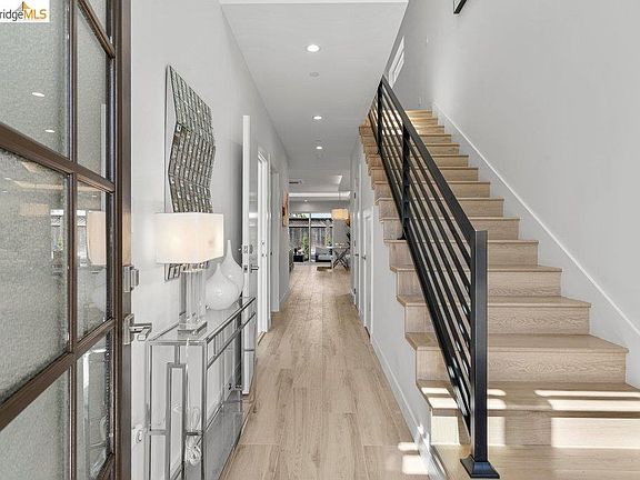 2nd image of 732 26th St