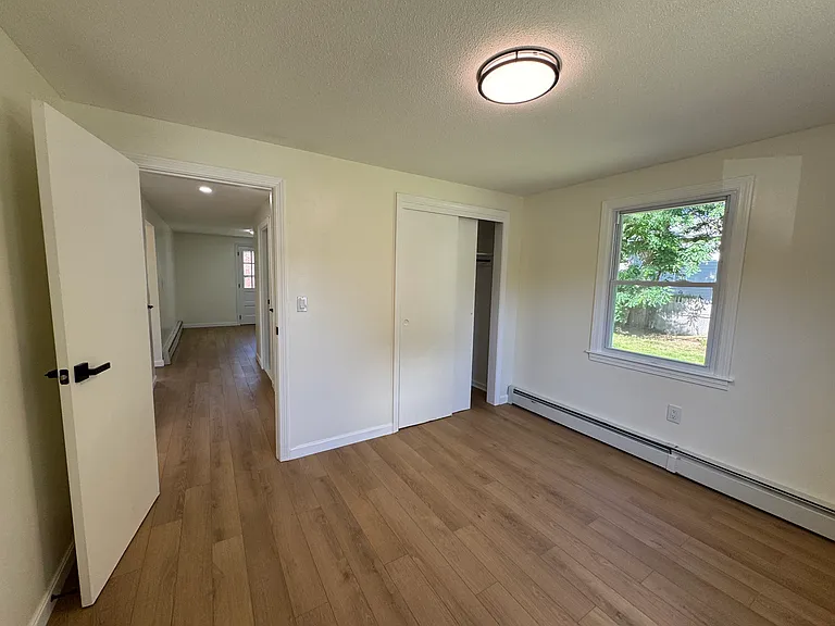 4 Daytona St — Photo 11