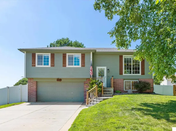 10712 S 17th St, Bellevue, NE 68123