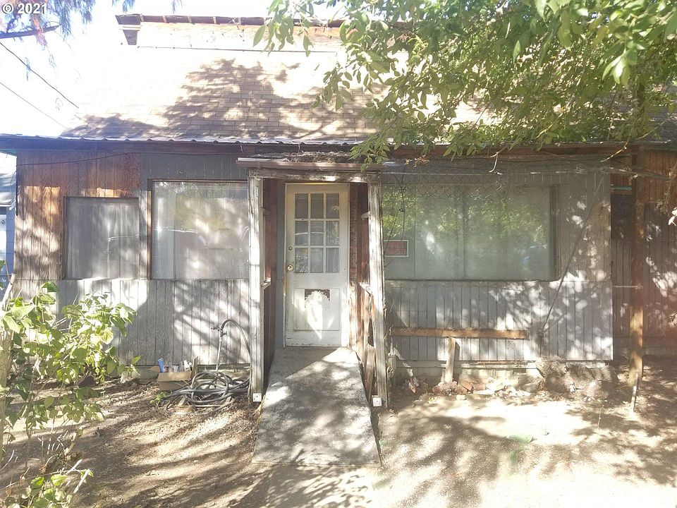 1st image of 182 SE Miller Ave