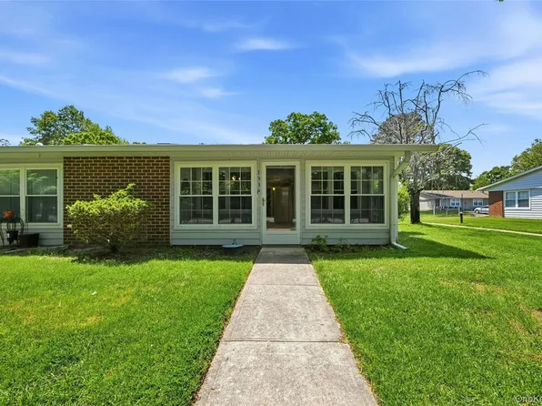 133 Eastbourne Court #F, Ridge, NY 11961