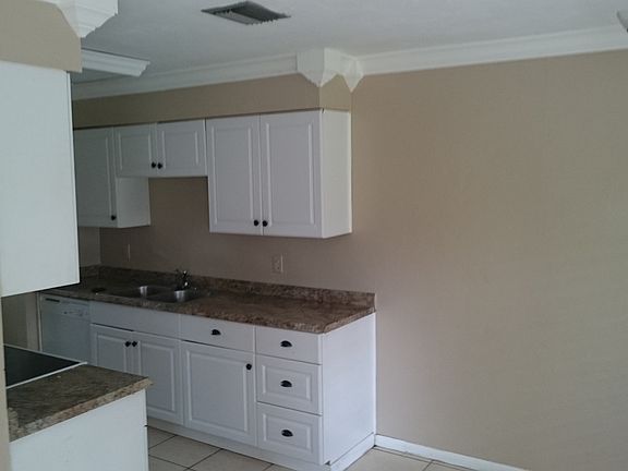 5th image of 2651 Tropic Ave