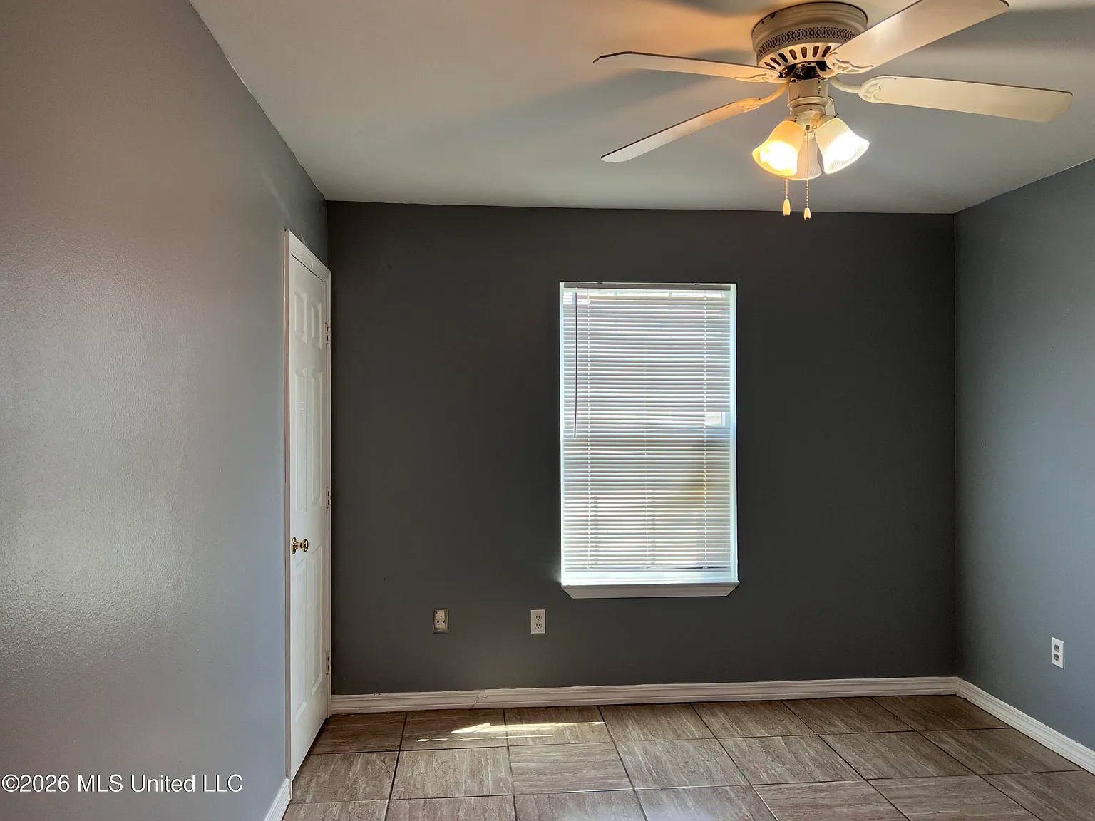 2 bed, 2.0 bath, 884 sqft, $1,225 — Photo 3