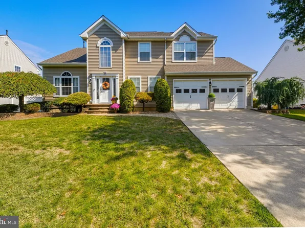 65 Easton Dr, Sicklerville, NJ 08081