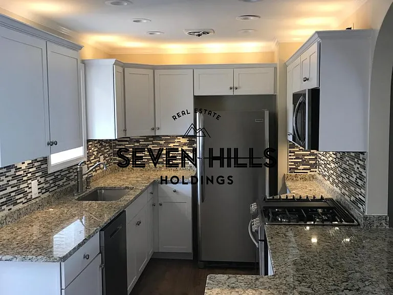 1022 N Harrison St — Photo 6