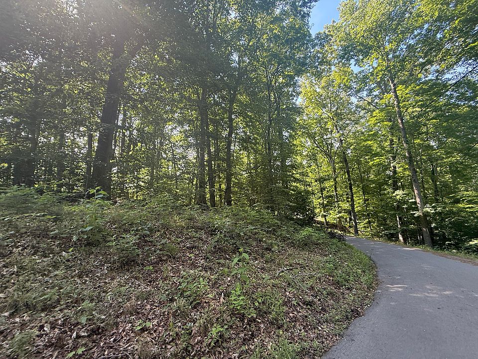 1st image of 27 Timber Ridge Rd