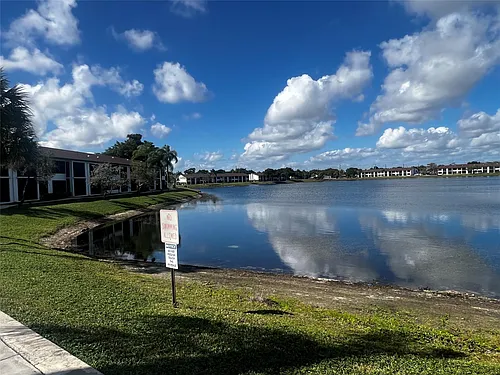 208 Lake Pointe Dr #105 Photo 1