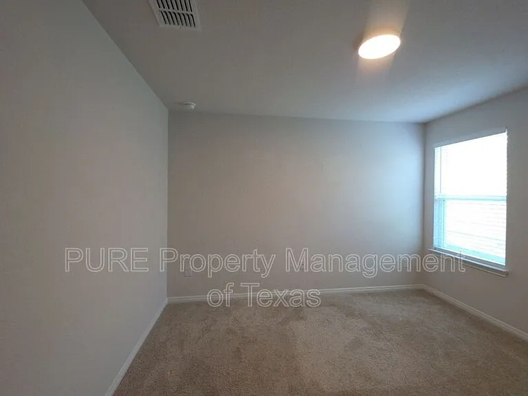 13708 Howser Trce — Photo 8