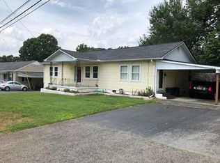 734 W Outer Dr, Oak Ridge, TN 37830