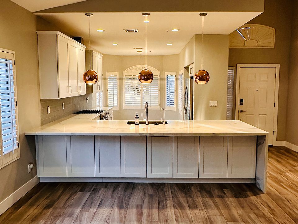 1st image of 3039 N 83rd Pl