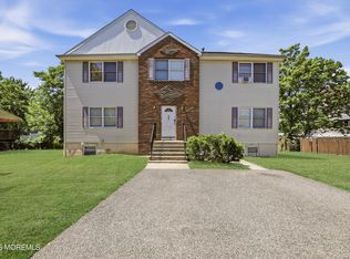 22 Dena Ct, Lakewood, NJ 08701