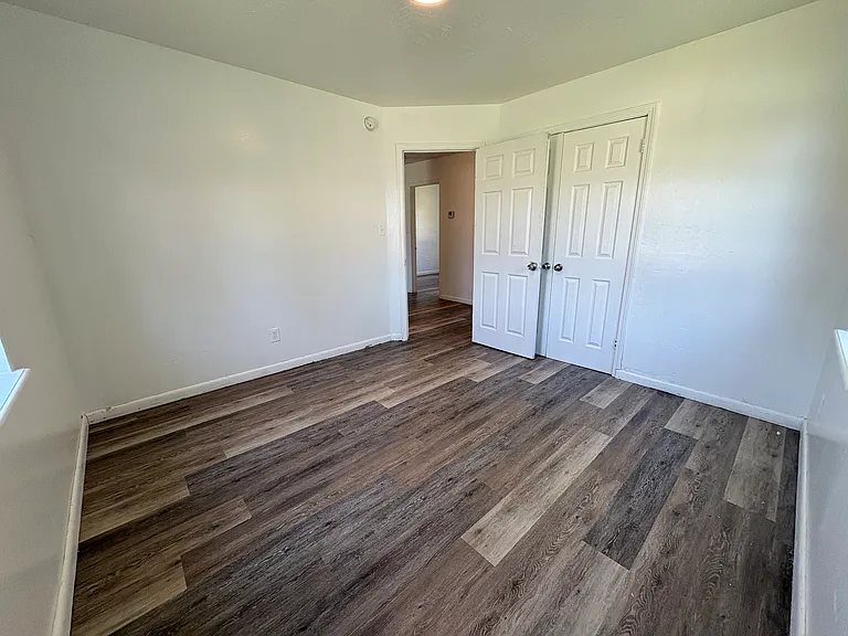 6921 Sears Ter — Photo 17
