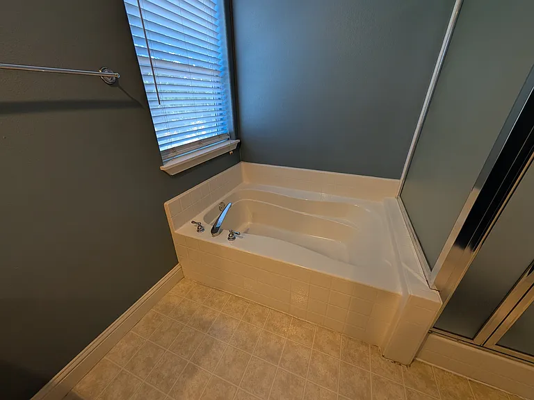 704 SE 56th Ave — Photo 13