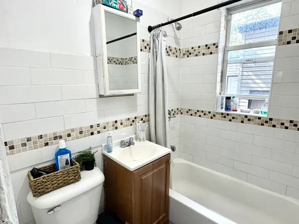 290 Summit Avenue image 7 of 10