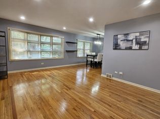 115 S Park Blvd, Glen Ellyn, IL 60137