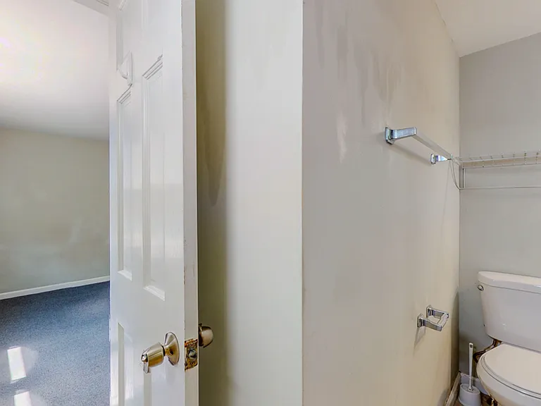 677 Garfield Ave — Photo 15