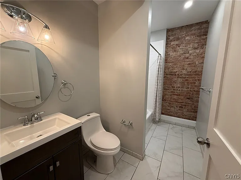 205 E Jefferson St #2B — Photo 18
