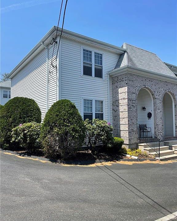 1st image of 60 Hawthorne Pl APT 12