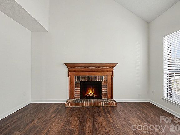 4th image of 3402 Mayhurst Dr