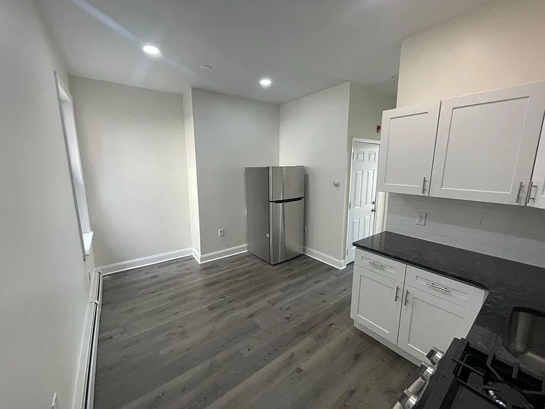 704 S 5th St #2 — Photo 14