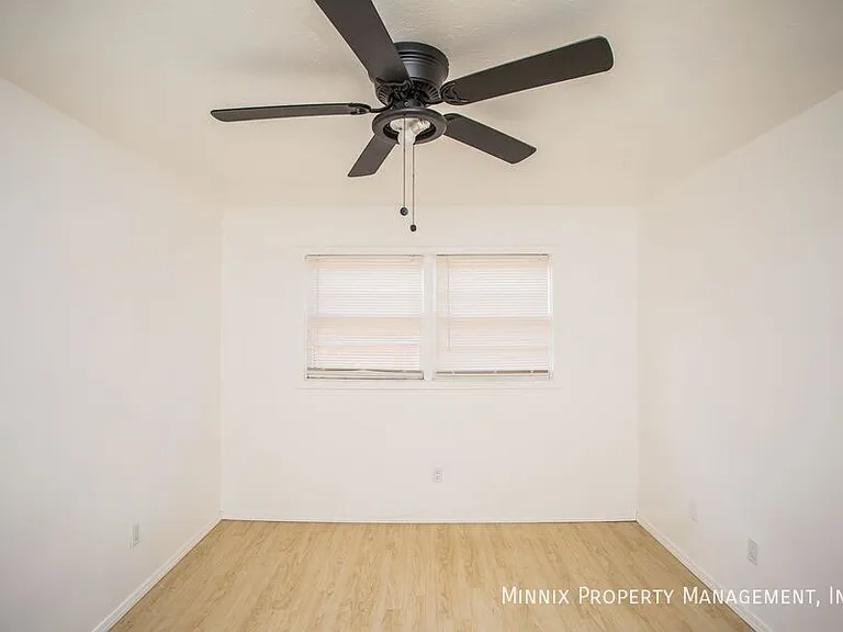 5005 Avenue W #3 — Photo 12