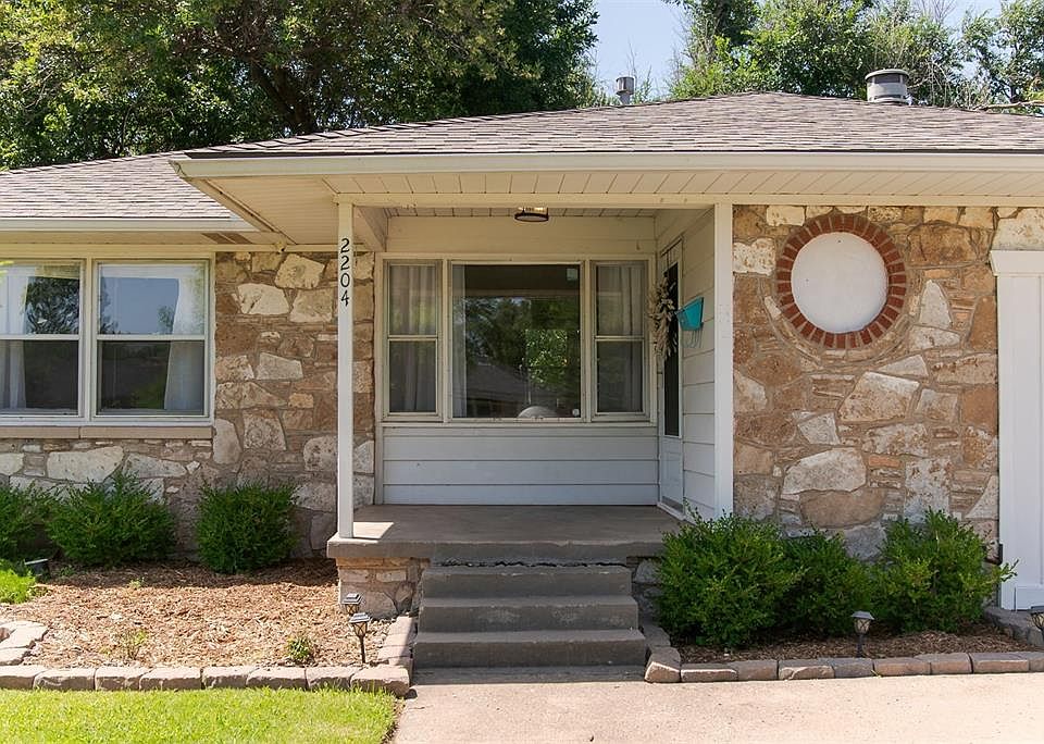 1st image of 2204 Churchill Pl