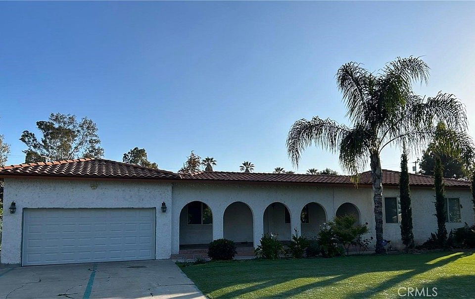 1st image of 15683 Palomino Dr