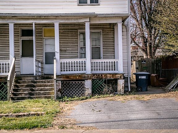 4th image of 457 N Liberty St