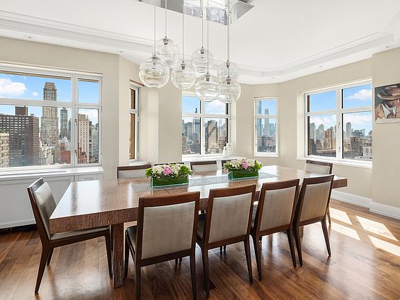 5th image of 188 E 76th St #28