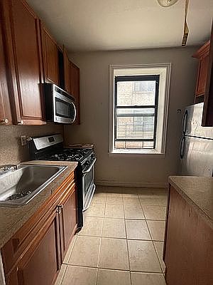 3rd image of 55 Winthrop St APT 1M