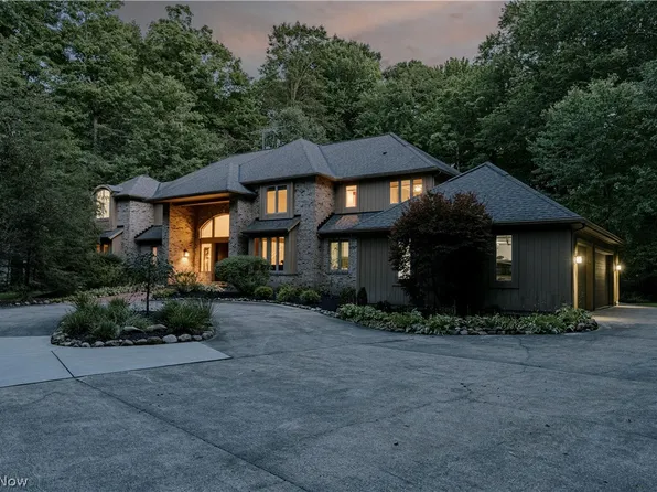 80 Easton Ln, Moreland Hills, OH 44022