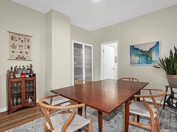 5th image of 166 W Park Ave