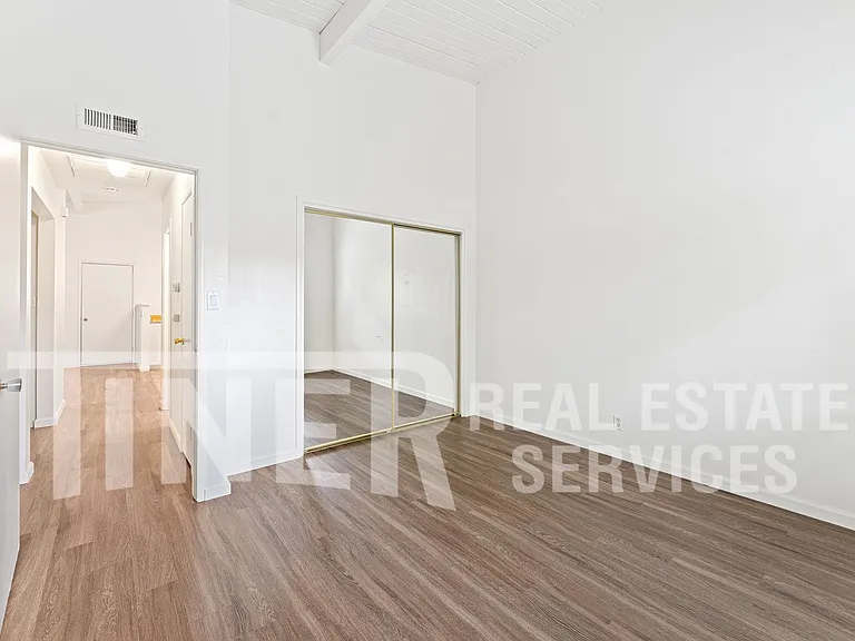 1630 Cindy Cir — Photo 12