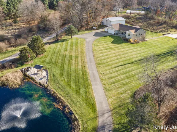 7445 W Irving Rd, Middleville, MI 49333