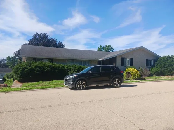 1118 12th Ave, Fulton, IL 61252