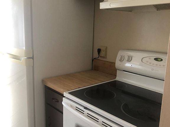 5th image of 3912 Minnehaha Ave APT 25