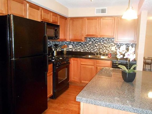 3rd image of 1431 Willow Brook Cv APT 2