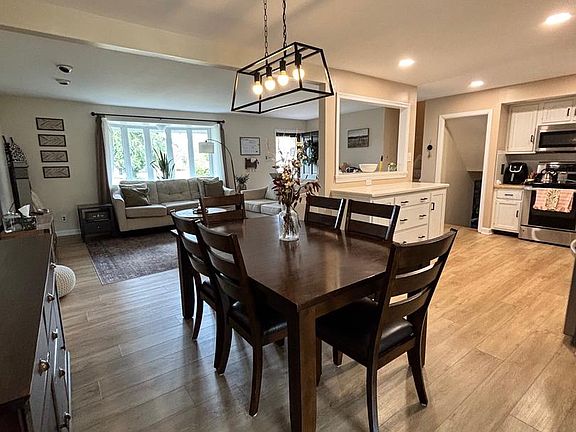 5th image of 273 Holly Knoll Dr