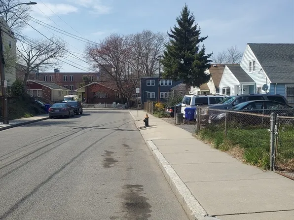 27 Halborn St, Mattapan, MA 02126