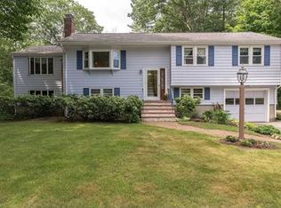 6 William St, Bedford, MA 01730