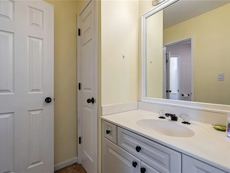 168 Highgrove Dr — Photo 26