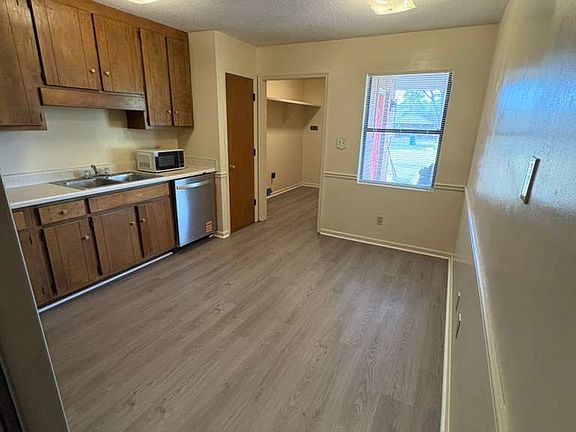 5th image of 1029 Davidson Dr