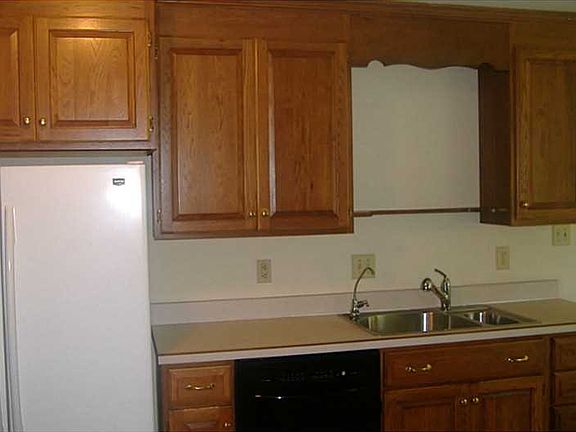 5th image of 1242 Patrick Ln