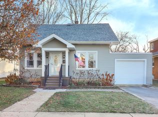 523 E 3rd St, Lockport, IL 60441