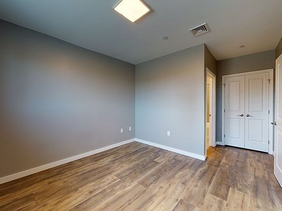 4th image of 10 Essex St #206