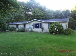 11504 Hall Rd, Ravenna, MI 49451